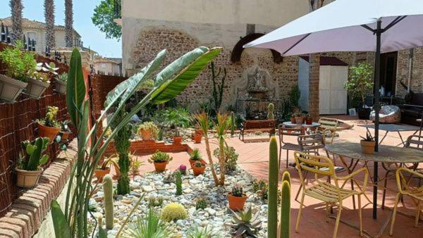 El Castell Embruixat Hotel Saint-Hippolyte  Bagian luar foto