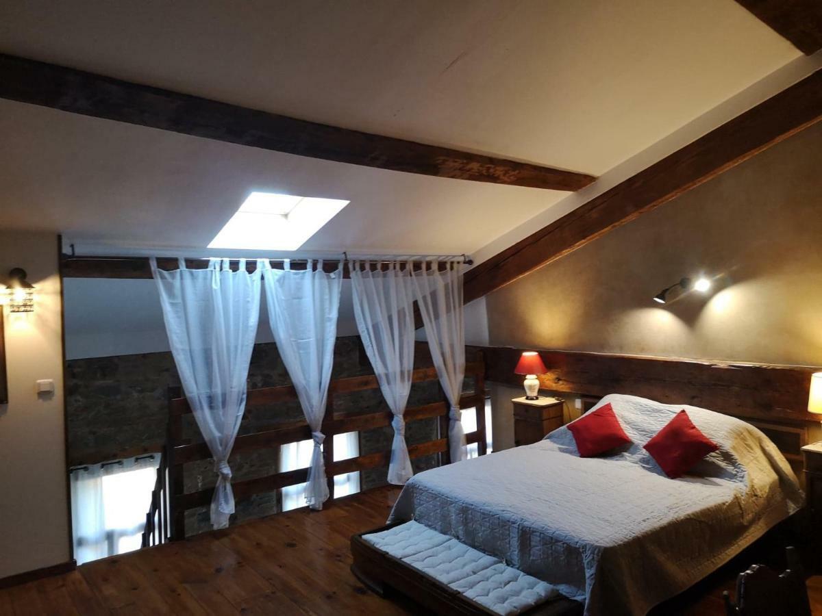 El Castell Embruixat Hotel Saint-Hippolyte  Bagian luar foto