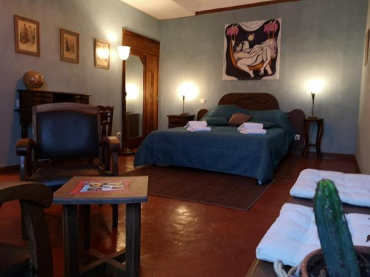 El Castell Embruixat Hotel Saint-Hippolyte  Bagian luar foto