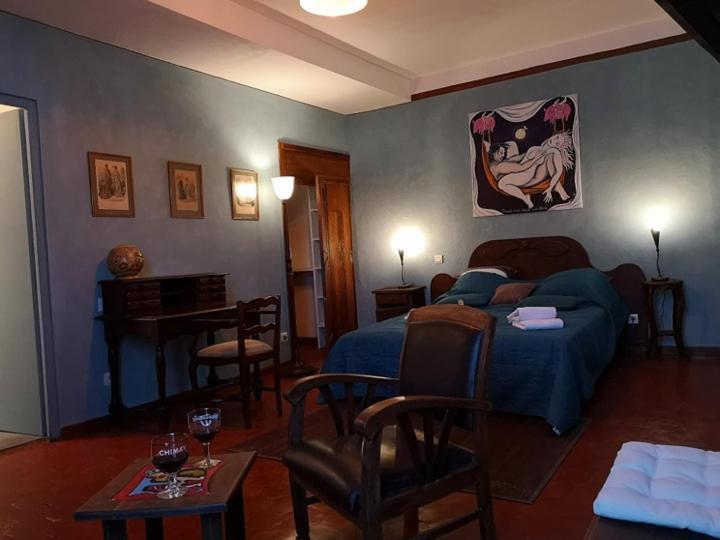 El Castell Embruixat Hotel Saint-Hippolyte  Bagian luar foto