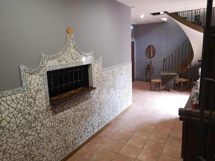 El Castell Embruixat Hotel Saint-Hippolyte  Bagian luar foto